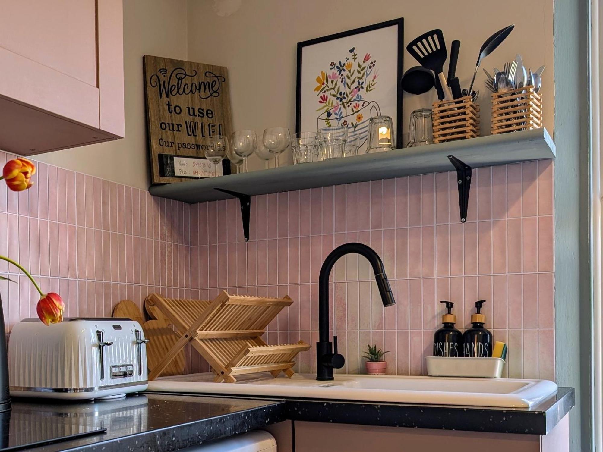 Peacehaven Retreat - 4 Minutes From The Beach! Pet Friendly! Weymouth Luaran gambar